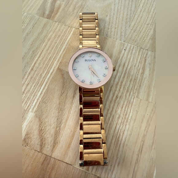 Bulova ladies pink mother of pearl rose gold tone dress watch NEW BATTERY main image 7